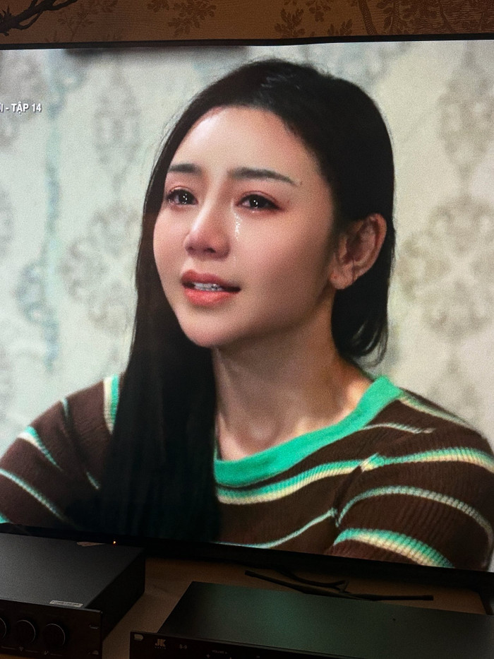 Trong Bước Chân Vào Đời, Quỳnh Kool đảm nhận vai Thương - chị cả trong gia đình có ba chị em mồ côi (Ảnh: FBNV).