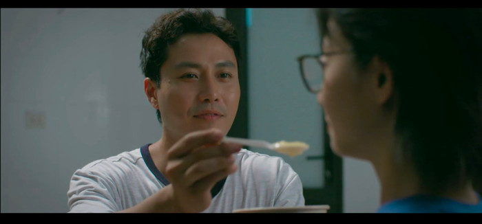 Trong tập 19 của Đồng Hồ Đếm Ngược, nhân vật do Thanh Sơn đảm nhận chính thức thừa nhận tình cảm với Chi (Hoàng Hà).