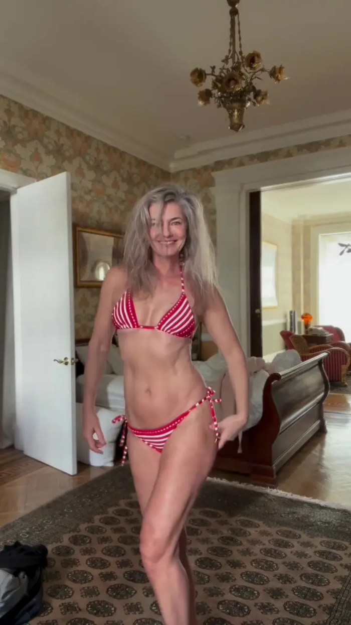 Hình ảnh táo bạo của siêu mẫu Paulina Porizkova.