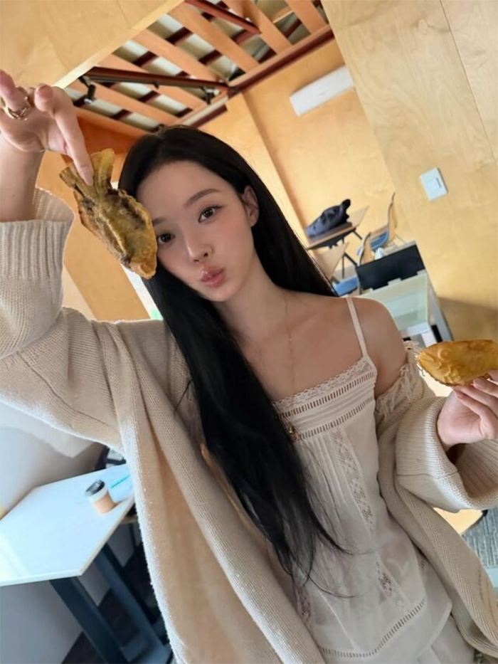 Tạo dáng có phần tin nghịch của Winter.