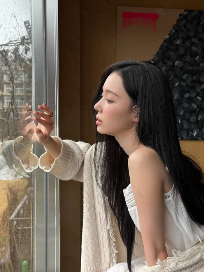 Winter (aespa) khoe vẻ đẹp chuẩn nàng thơ trong loạt ảnh mới Ảnh 1