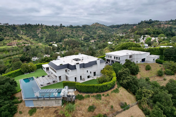 Biệt thự chung trị giá hơn 60 triệu USD của Ben Affleck và Jennifer Lopez.