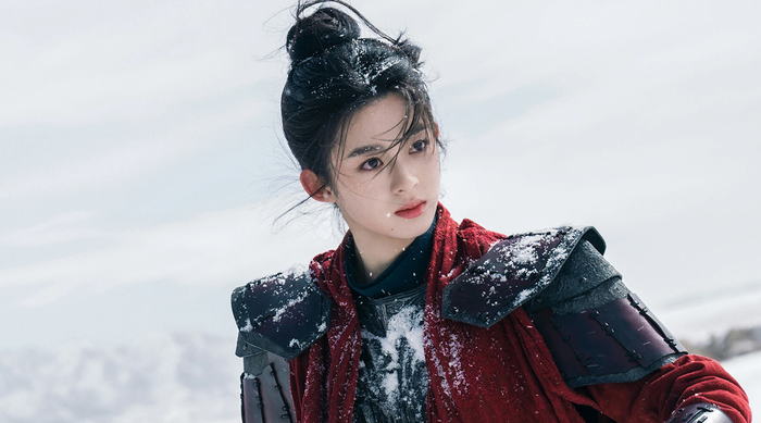 Hoàng Dương Điền Điềm nhanh chóng trở thành tâm điểm tranh luận trên mạng xã hội khi đảm nhận vai nữ chính trong Băng Hồ Trọng Sinh (Sở Kiều Truyện 2).