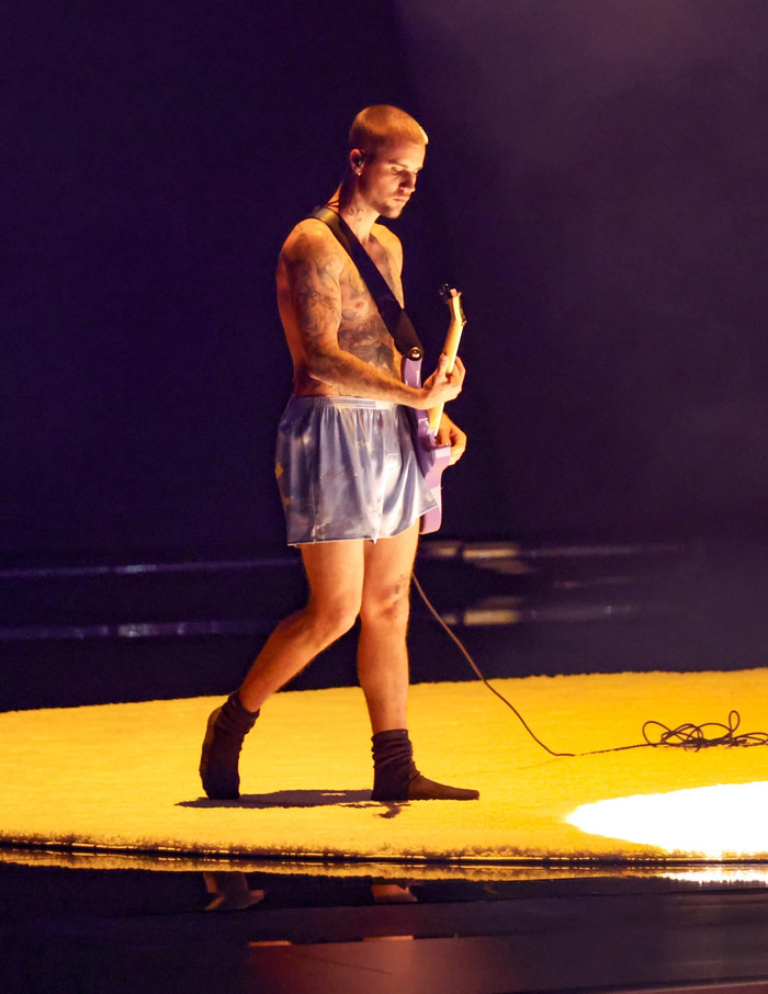 Nam ca sĩ nhận cát xê hơn 250 tỷ đồng để biểu diễn hai đêm nhạc, danh tính chẳng xa lạ Ảnh 1