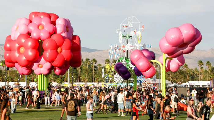 Coachella 2026 'đặt cược' vào Sabrina Carpenter, Justin Bieber và Karol G Ảnh 1