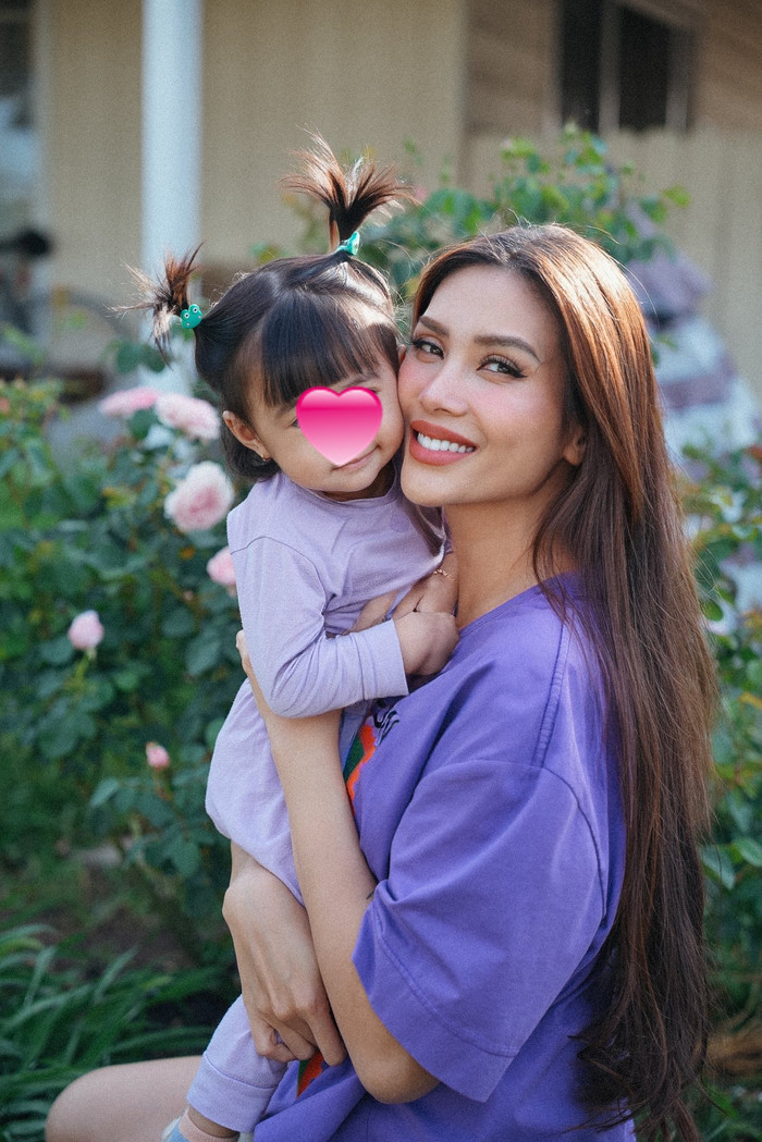 Nhiều tháng qua, Võ Hoàng Yến đoàn viên với chồng bên Mỹ.