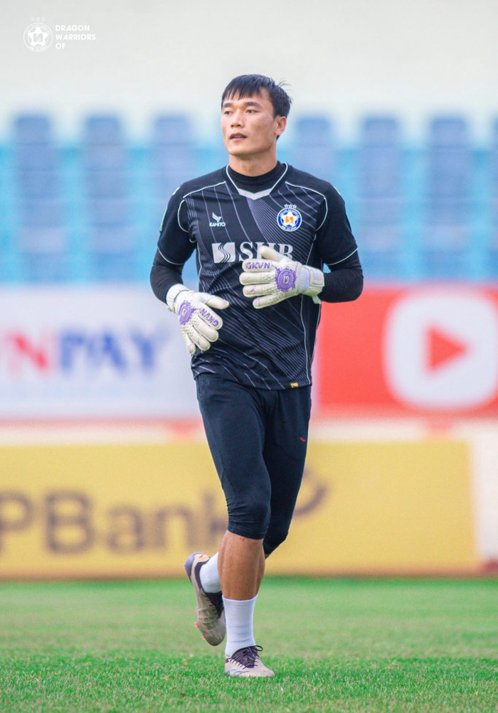 CLB Đà Nẵng đang rơi vào tình thế cực kỳ nguy hiểm, và thủ môn Bùi Tiến Dũng lại được nhắc đến nhiều hơn bao giờ hết như một điểm tựa đã mất. Ảnh: CLB Đà Nẵng