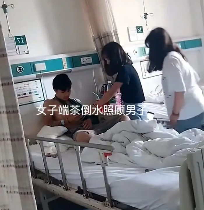 Chàng trai nhập viện do gặp tai nạn, 5 cô gái tranh nhau chăm sóc Ảnh 2