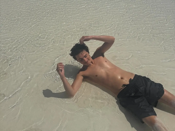 Hình ảnh gây sốt trước đó của Kylie Jenner và Timothée Chalamet.