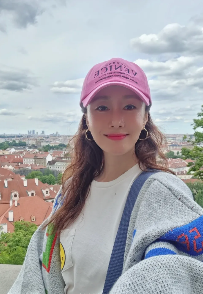 Kim Ji Soo bất ngờ chia sẻ những suy ngẫm đầy trăn trở về hành trình hơn ba thập kỷ làm nghề.