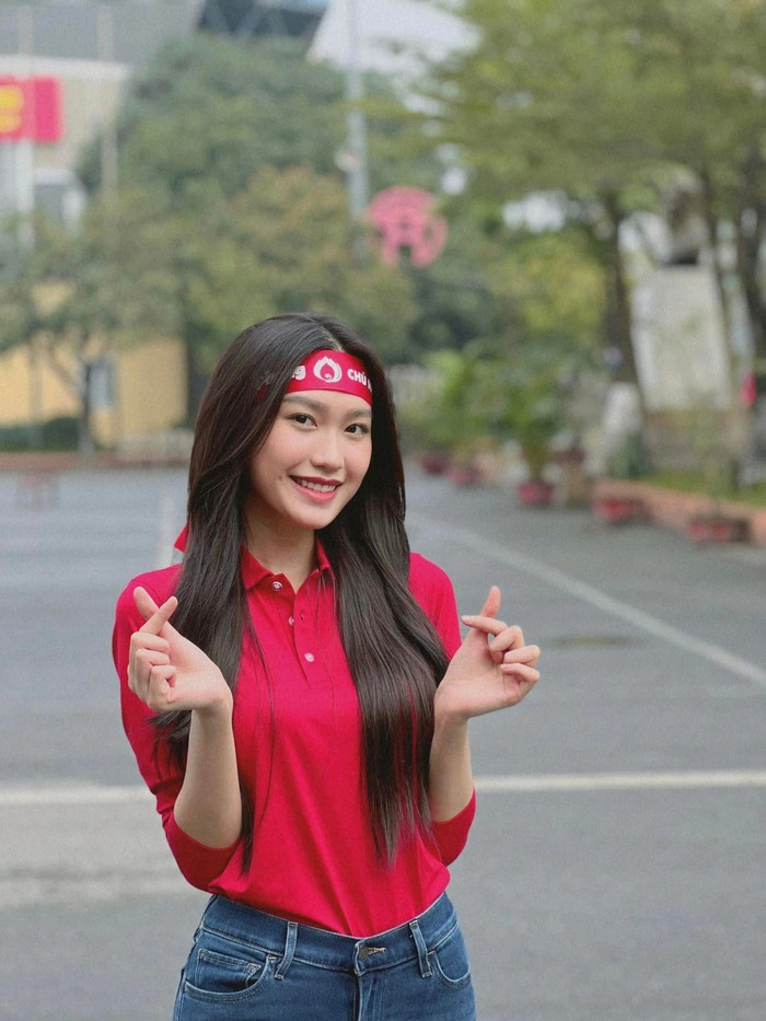 Người đẹp Doãn Hải My - bà xã cầu thủ Đoàn Văn Hậu.