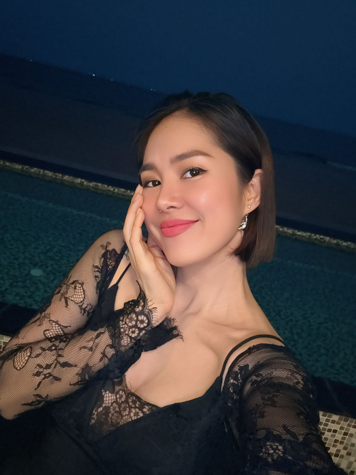 Lê Phương liên tục thu hút sự chú ý của khán giả khi góp mặt trong hai dự án phim là Bóng Ma Hạnh Phúc và Vì Mẹ Anh Phán Chia Tay.