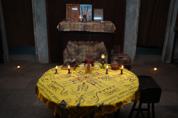 Ma Xó là dự án của Phan Bá Hỷ, đạo diễn lựa chọn chất liệu tâm linh dân gian làm nền tảng phát triển câu chuyện.