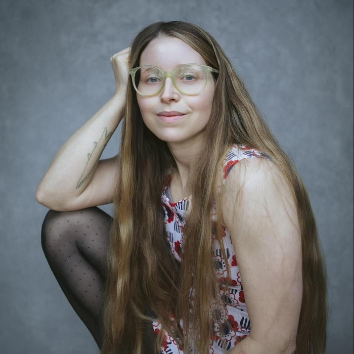 Nữ diễn viên từng tiết lộ đã trải qua quãng thời gian chật vật để duy trì công việc diễn xuất và viết lách.