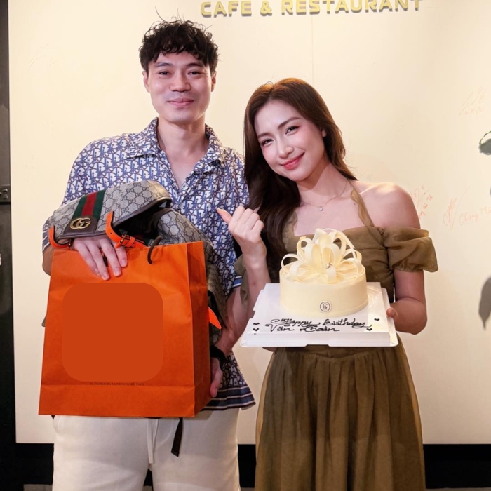 Hòa Minzy chủ động trả nợ, tặng quà sinh nhật cho Văn Toàn. Ảnh: FBNV