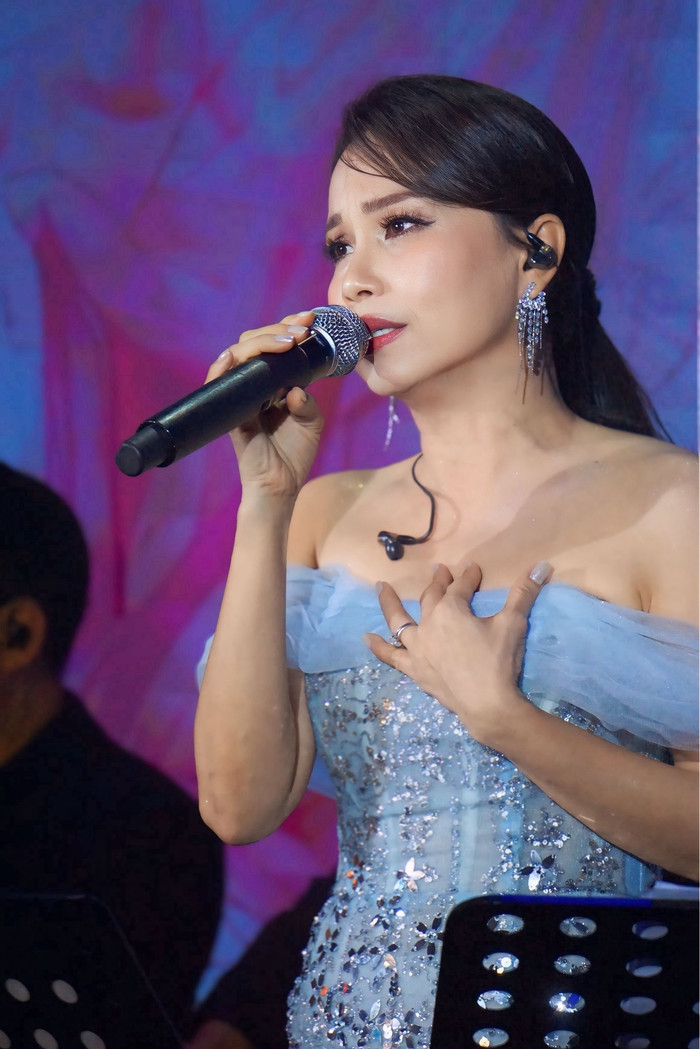 Cẩm Ly hát hit nổi tiếng nhất sự nghiệp, hàng trăm khán giả phản ứng Ảnh 1