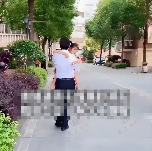 Cô dâu bật khóc khi gặp lại chồng cũ và con trong ngày tái hôn, sự thật phía sau khiến ai cũng tranh cãi Ảnh 5