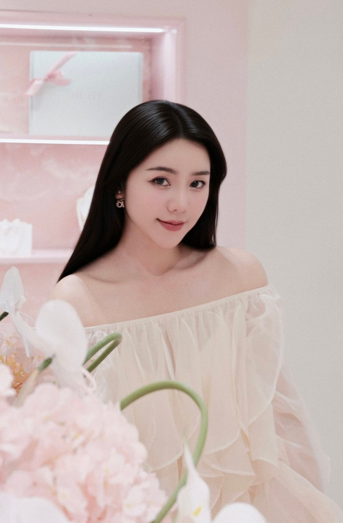 Những chia sẻ của Quỳnh Kool khiến khán giả thêm tò mò về diễn biến tiếp theo trong phim (Ảnh: FBNV).