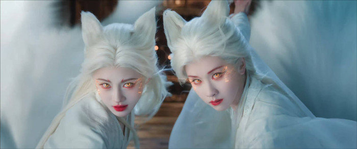 Sắc thái đối lập của Trần Đô Linh và Cúc Tịnh Y trong tạo hình hồ ly.&nbsp;