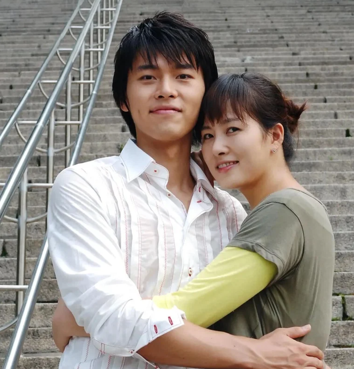 Hyun Bin và Kim Sun-a trong My Lovely Sam Soon. - Ảnh: NSX