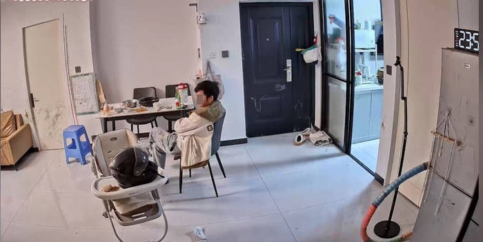 Vợ ngã quỵ giữa nhà, người chồng có hành động khiến cô quyết định ly hôn Ảnh 2