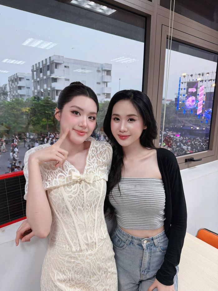 Tân hoa hậu Phương Oanh và Á hậu 2 Trương Tâm Như.