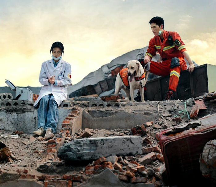 Dù gây tranh luận về nội dung, bộ phim vẫn được đánh giá cao ở phần hình ảnh. Những cảnh quay đời thường như trạm cứu hỏa, bệnh viện hay các phân đoạn tình cảm đều được xử lý ánh sáng tinh tế, mang lại cảm giác chân thực và giàu cảm xúc.