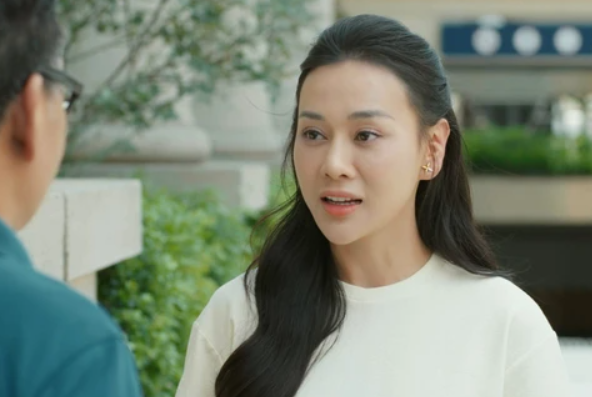 Vai Mỹ Anh đánh dấu sự trở lại của Phương Oanh trên màn ảnh