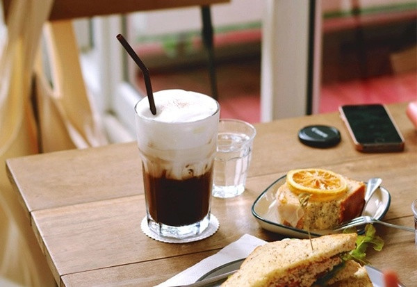 4 cách ăn sáng tưởng tốt nhưng lại khiến cơ thể xuống dốc từng ngày, số 2 nhiều người mắc phải Ảnh 2