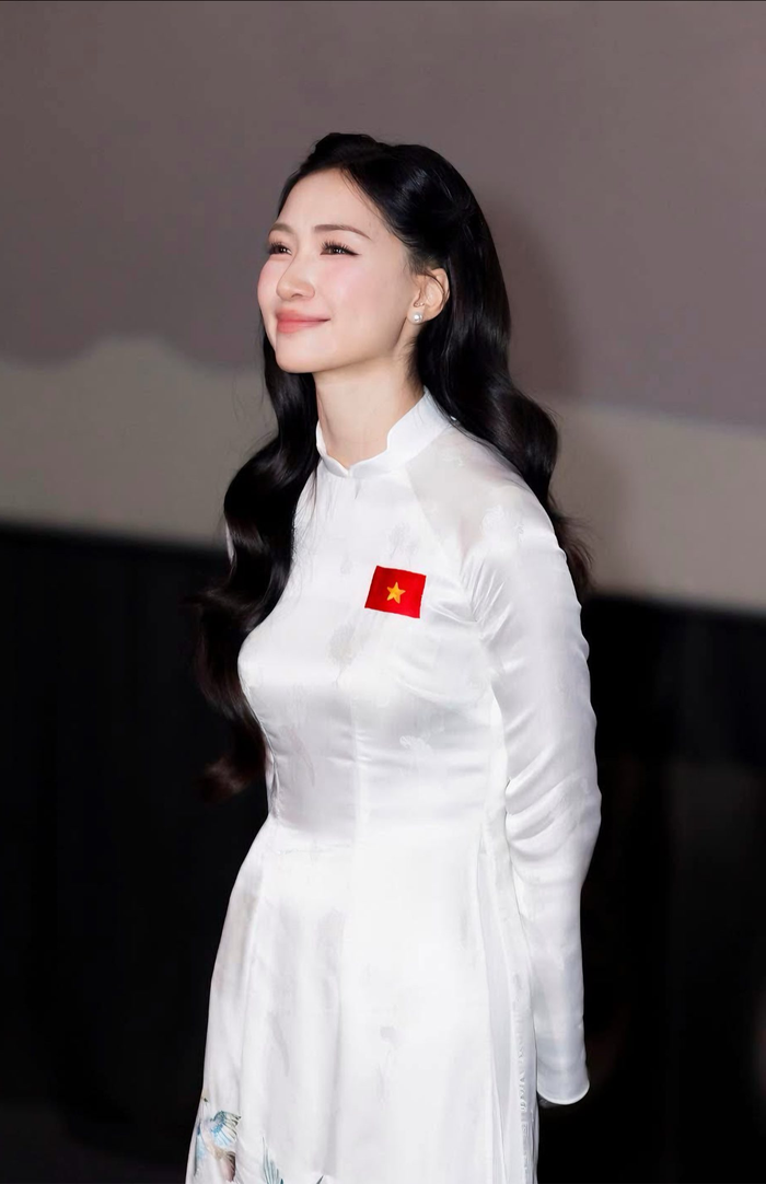 Hòa Minzy bất ngờ chia sẻ bài viết rao bán một căn hộ trên trang cá nhân mới đây.