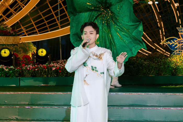 Hồ Văn Cường song ca Tiếng trống Mê Linh với khán giả, cái kết gây bất ngờ Ảnh 1