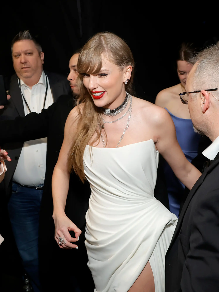 Thiệp mời đám cưới của Taylor Swift và Travis Kelce đã được gửi tới khách mời.
