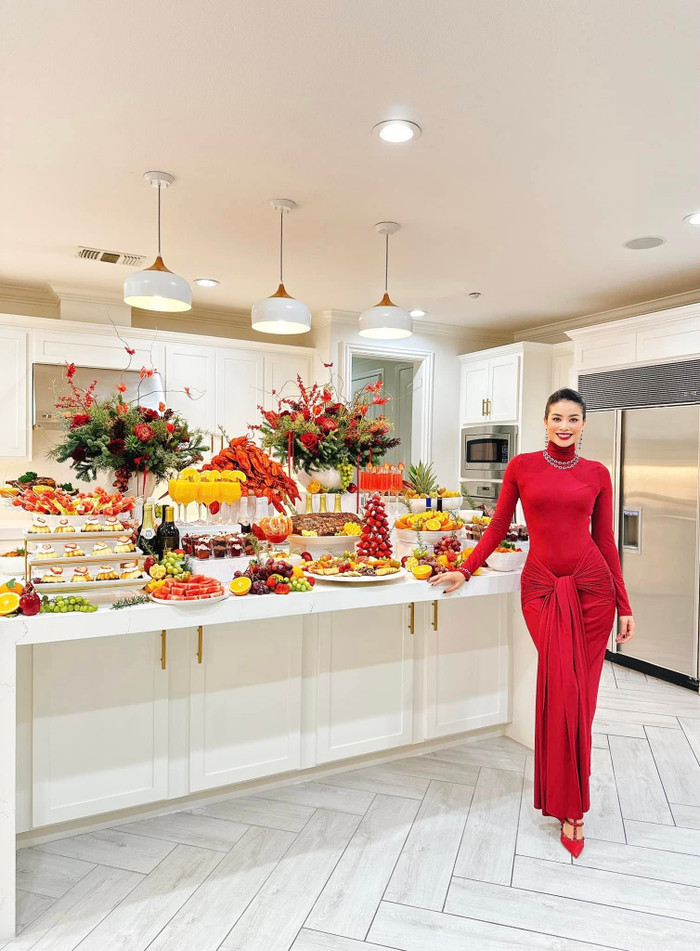 Phạm Hương trong cơ ngơi tại Mỹ.