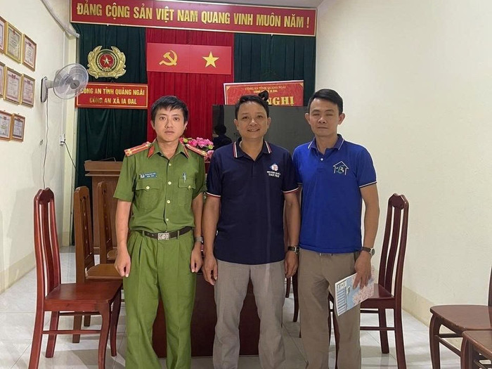 Tài khoản bất ngờ nhận được 1 tỷ đồng, người đàn ông vội đến trình báo Công an Ảnh 1