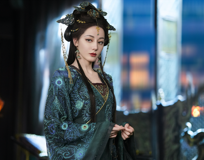 Tuy nhiên, bảng xếp hạng thứ hai được cho là áp dụng quy tắc tính điểm mới, lại cho kết quả nhân vật của Địch Lệ Nhiệt Ba vươn lên dẫn đầu.