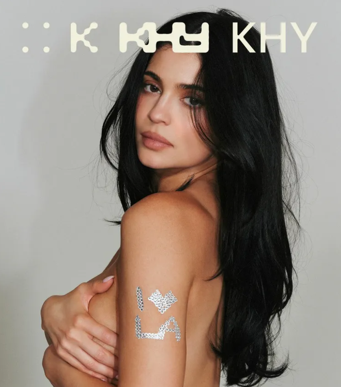 Kylie Jenner táo bạo thả dáng bán khỏa thân. Ảnh: IGNV