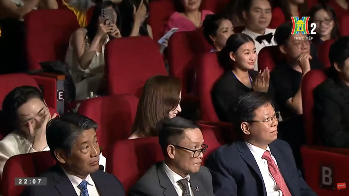 Hòa Minzy chịu thua trước số tiền 1 tỷ đồng Ảnh 2