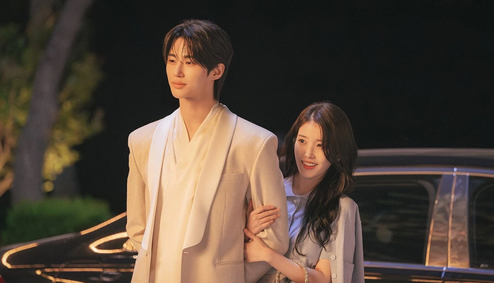 Đóng cặp cùng cô trong phim là Byun Woo Seok, nam diễn viên cũng không tránh khỏi những ý kiến tiêu cực.&nbsp;