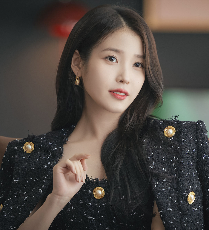 Dù diễn xuất của IU gây tranh cãi, không thể phủ nhận Perfect Crown đang nhận được sự quan tâm lớn từ công chúng.&nbsp;