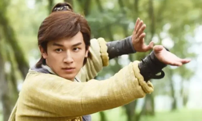 Quách Tĩnh dù võ công cao cường vẫn giữ sự thận trọng trước những kẻ hành tung bất định như Lý Mạc Sầu. - Ảnh: Sohu