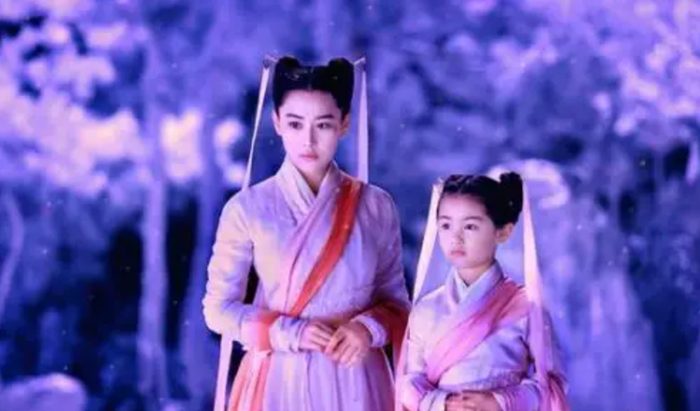 Tạo hình của Lý Mạc Sầu và Tiểu Long Nữ thời thơ ấu. - Ảnh: Sohu