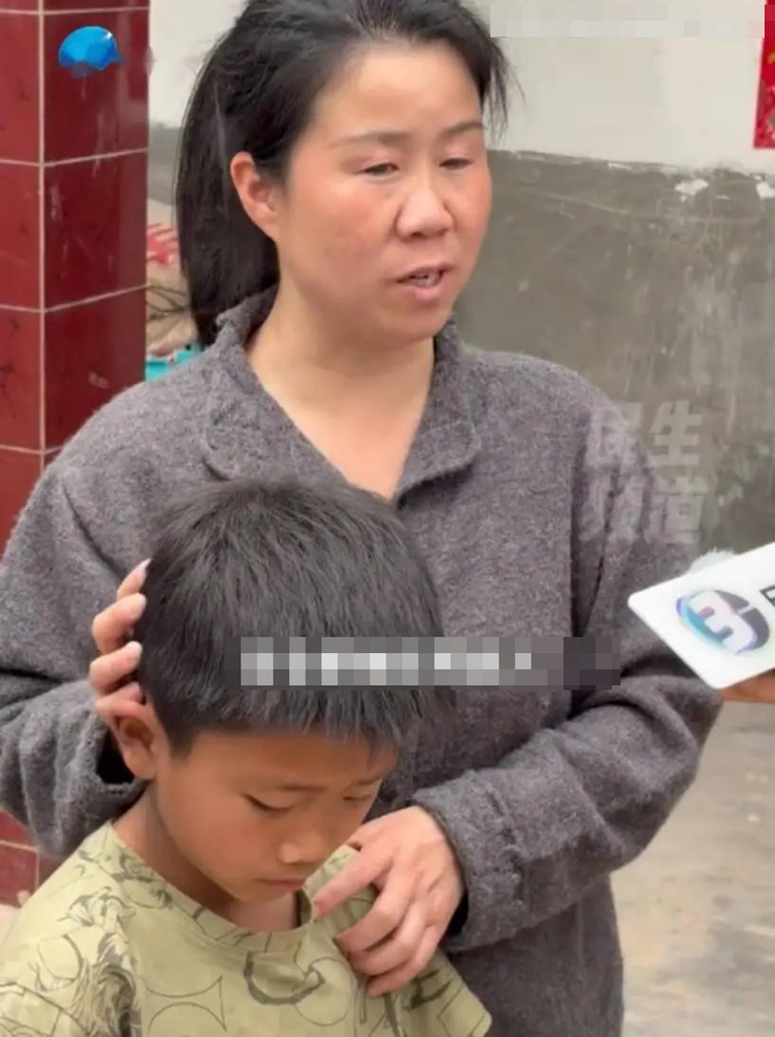 Cô giáo phát hiện học sinh không ăn thịt suốt nhiều ngày, sự thật phía sau khiến ai cũng bật khóc Ảnh 4