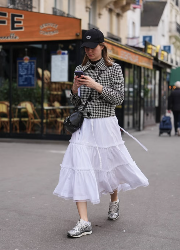 5 xu hướng giày sneaker da lên ngôi năm 2026 Ảnh 5