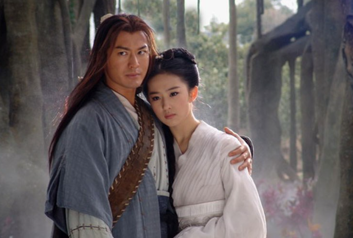 Mối quan hệ với Dương Quá là bước ngoặt lớn khiến Tiểu Long Nữ dần thay đổi và bộc lộ cảm xúc sâu sắ
