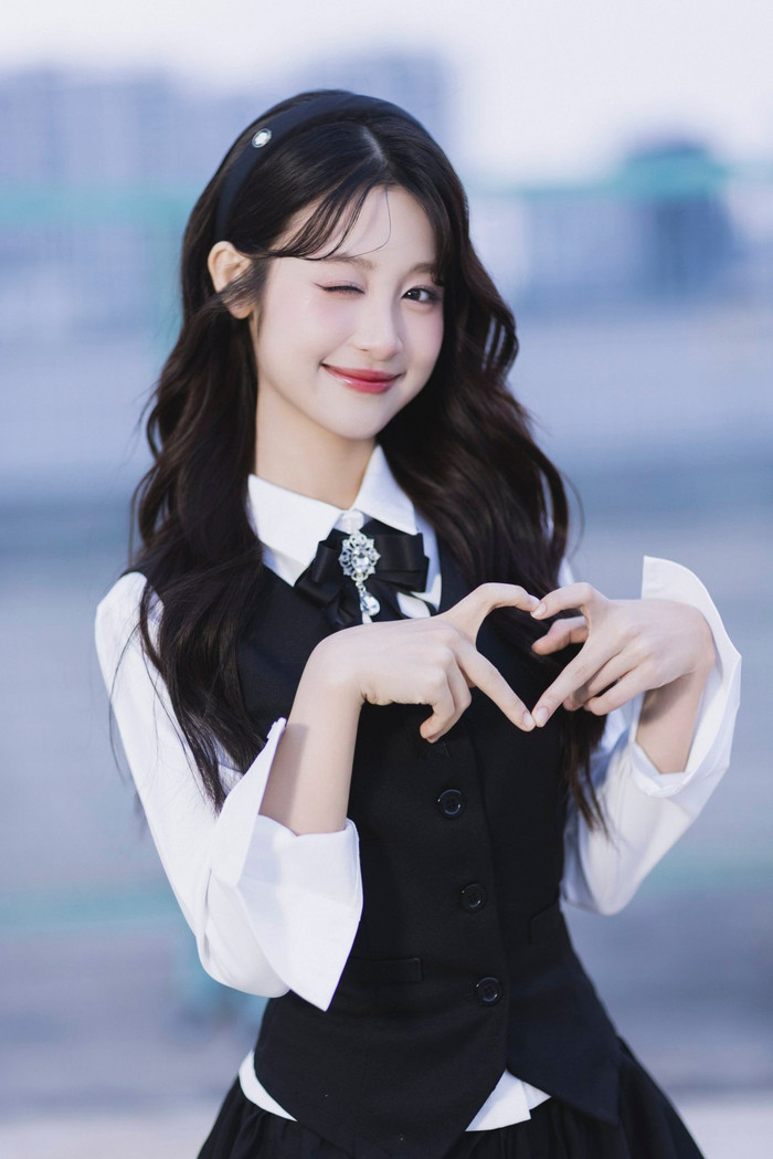 Với hơn một thập kỷ hoạt động, Bảo Ngọc được xem là gương mặt trẻ đáng chú ý của màn ảnh Việt