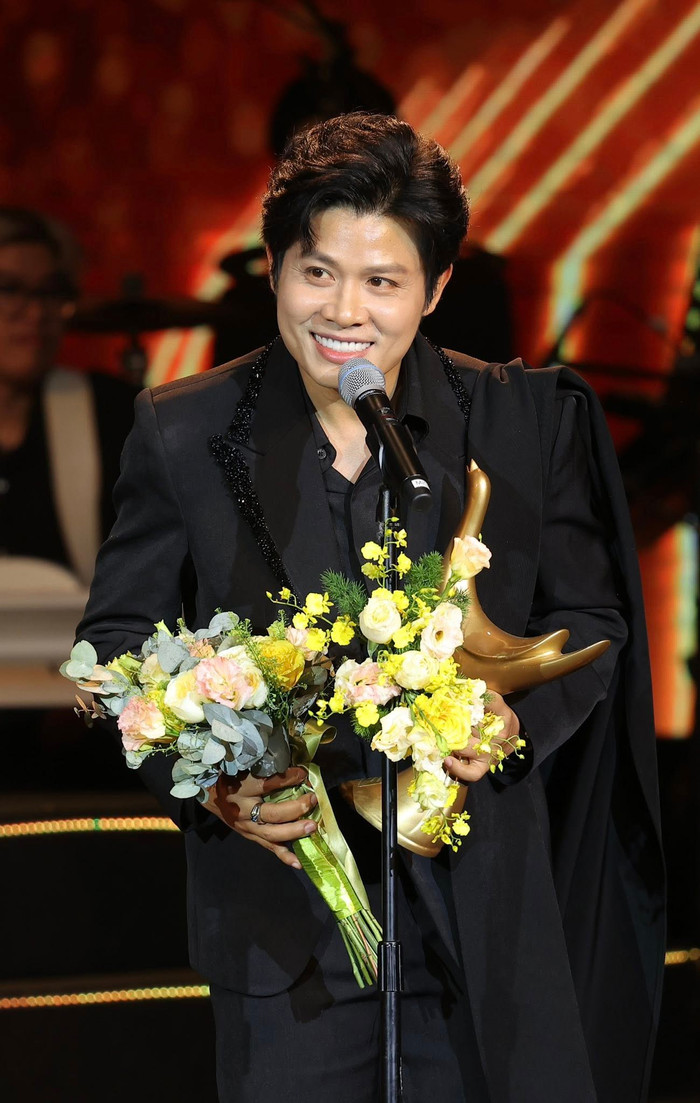 Sau Hòa Minzy, xuất hiện cô gái khiến Nguyễn Văn Chung xúc động Ảnh 1