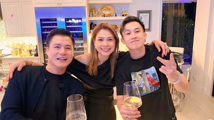 Thanh Thảo hội ngộ bên bạn bè thân thiết.