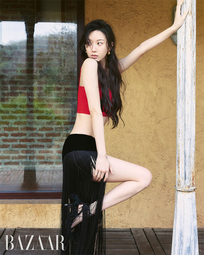 Loạt ảnh mới đầy táo bạo của nữ diễn viên Moon Ga Young.