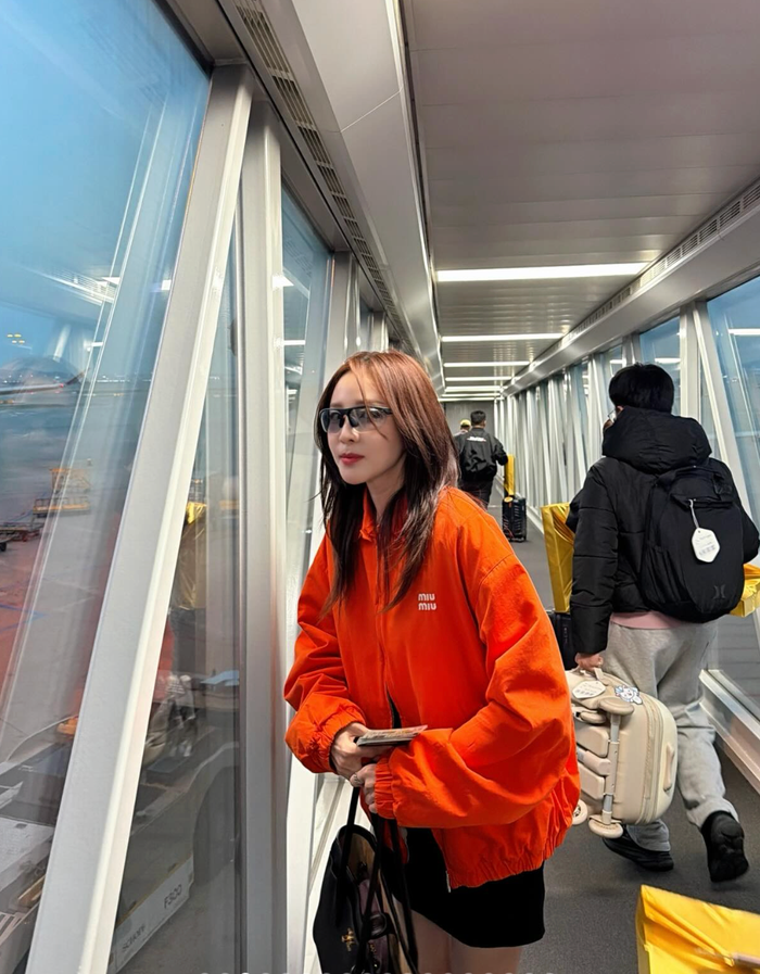 Điều khiến công chúng chú ý hơn cả chính là đôi chân thon gọn đến mức “siêu mảnh” của Sandara Park.