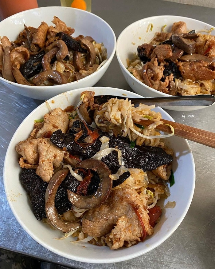 Độc lạ món bún 'nội tạng' nức tiếng ở quê vợ chồng Hoà Minzy Ảnh 4